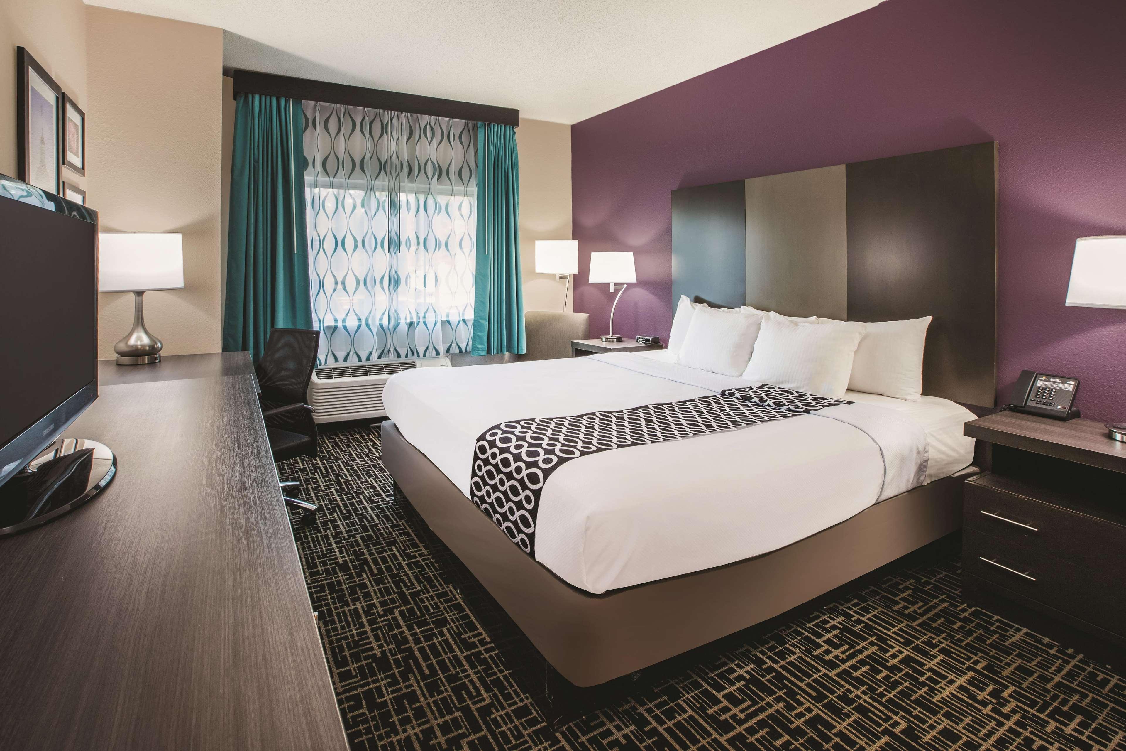 La Quinta Inn By Wyndham Indianapolis North Exterior photo