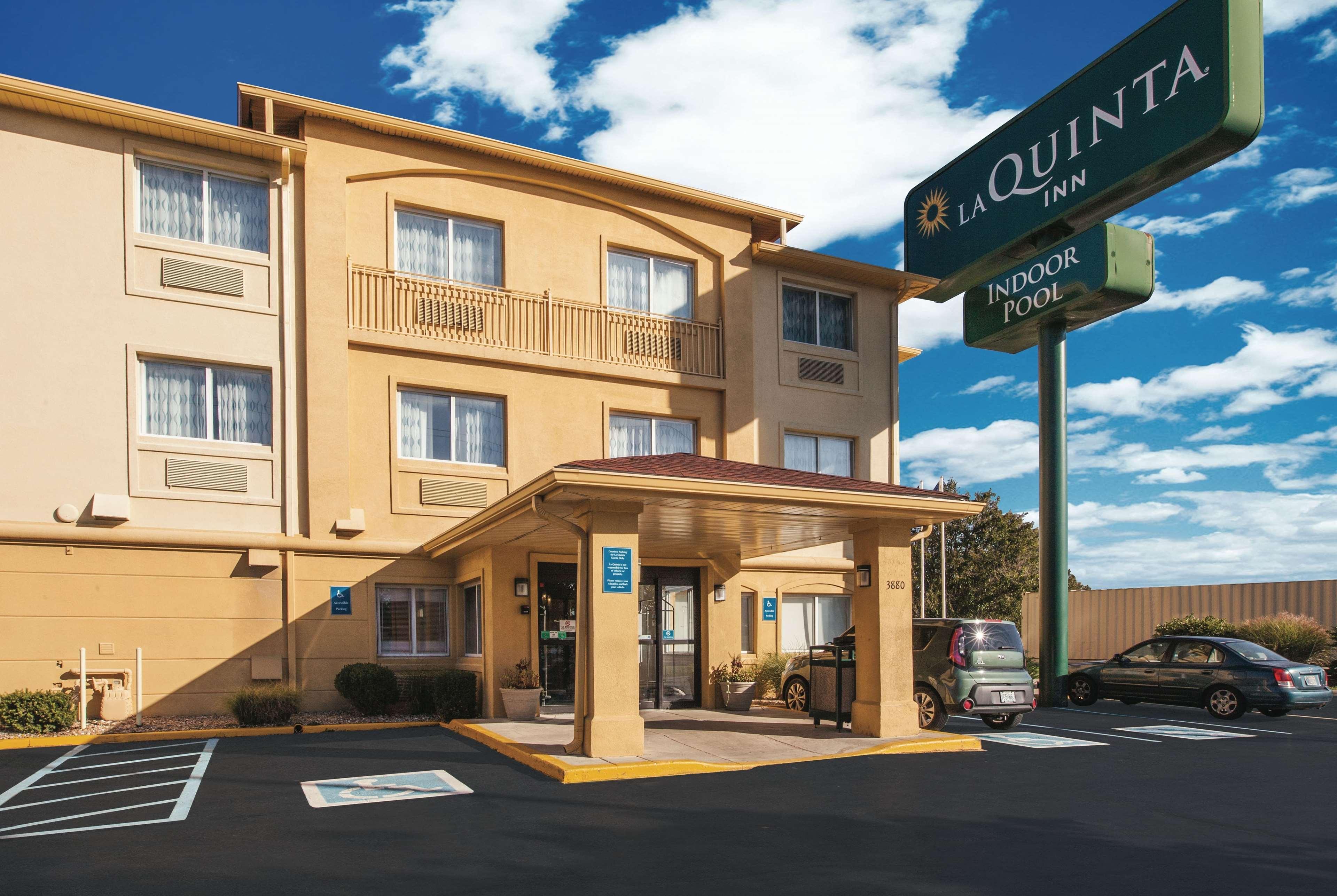 La Quinta Inn By Wyndham Indianapolis North At Pyramids Exterior photo