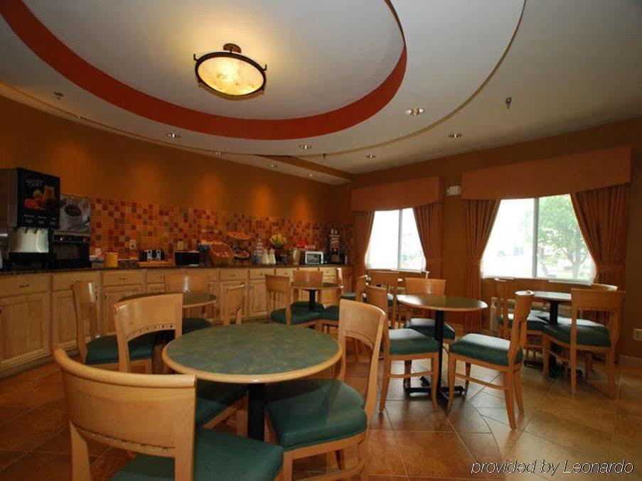 La Quinta Inn By Wyndham Indianapolis North Exterior photo